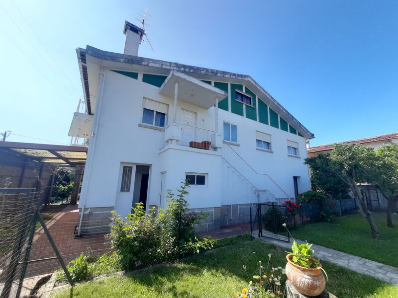 House V5 Valença - excellent location, garden, balcony, barbecue, attic, garage