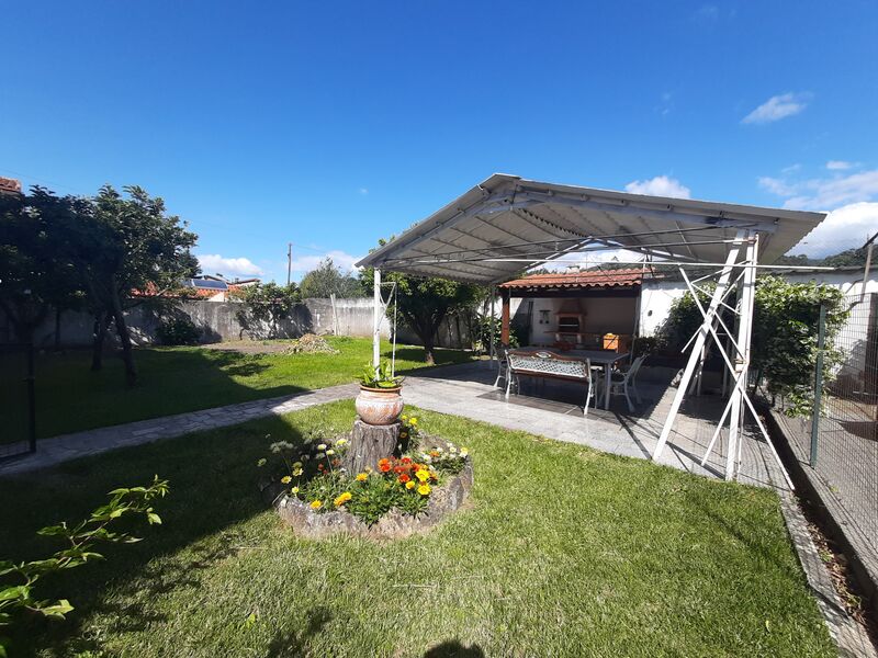 Moradia V5 Valença - excelente localização, jardim, varanda, bbq, sótão, garagem