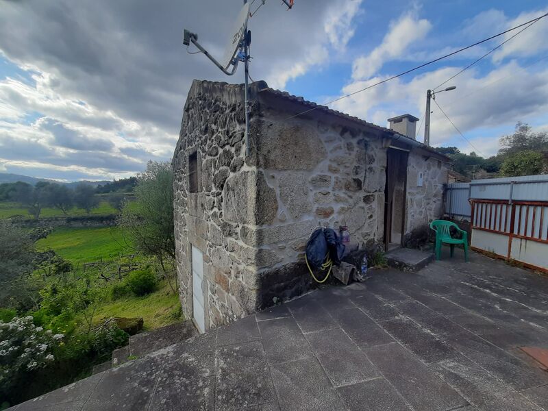 Quinta V7 Monção - água de furo, árvores de fruto, oliveiras