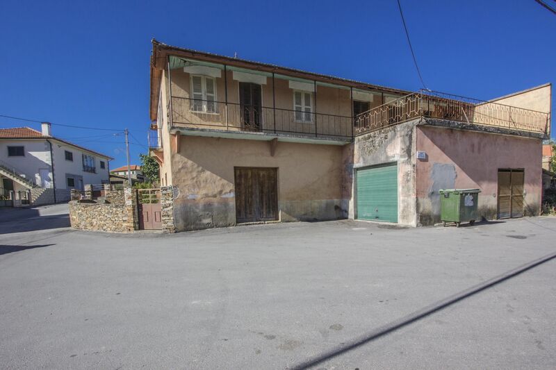 House to recover V4 Candedo Murça - garage