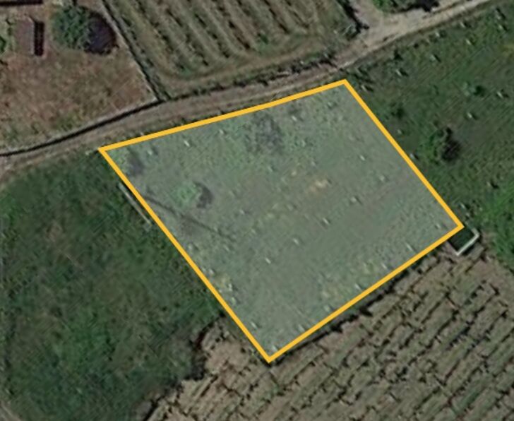 Land with 950sqm Pias Monção - good access