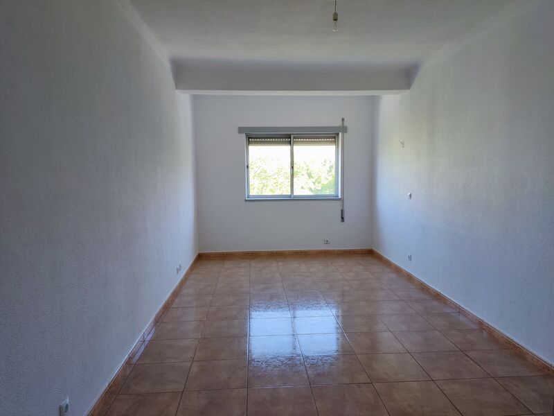 Apartment T3 São Miguel da Guarda - , ,