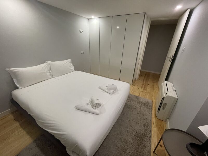 Apartamento no centro T2 Porto - r/c, ar condicionado, piso radiante