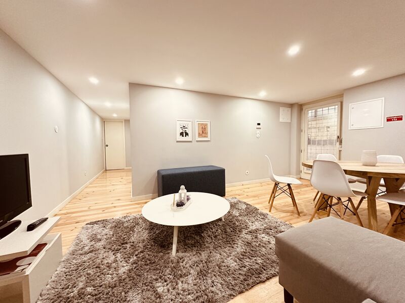 Apartamento no centro T2 Porto - r/c, ar condicionado, piso radiante