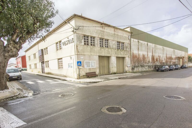 Warehouse with 2237sqm Alcobaça