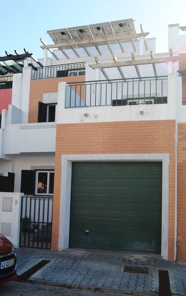 House V4 Quelfes Olhão - double glazing, solar panel, garage