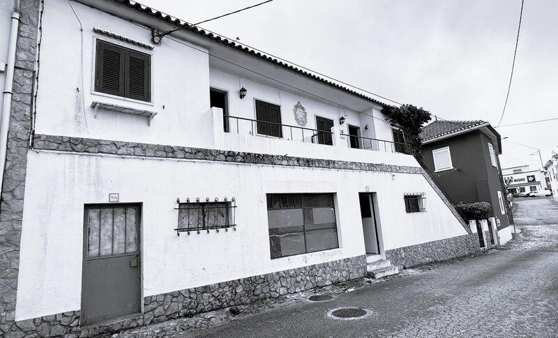 House 4 bedrooms for remodeling Pero Negro Sapataria Sobral de Monte Agraço - barbecue