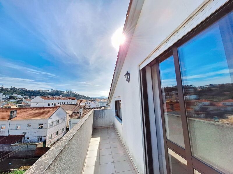 Apartamento Duplex T5 Leiria - varanda, ténis, muita luz natural, lareira, zona calma, 2º andar