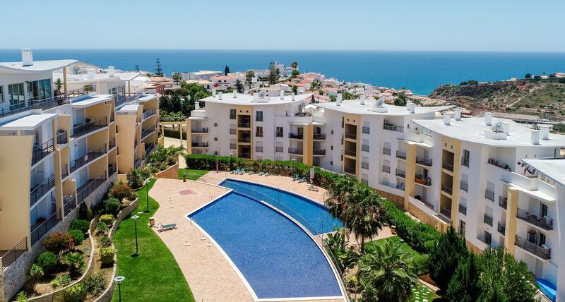 Apartamento T2 Albufeira - piscina, terraço, ténis, jardins