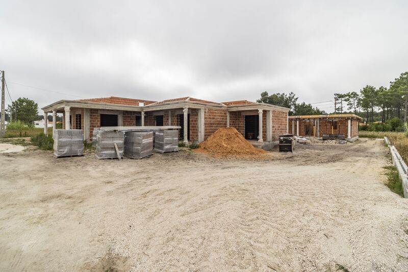 Casa V4 Térrea Alcobaça - vidros duplos, garagem, caldeira, painéis solares, jardim, piscina, terraço