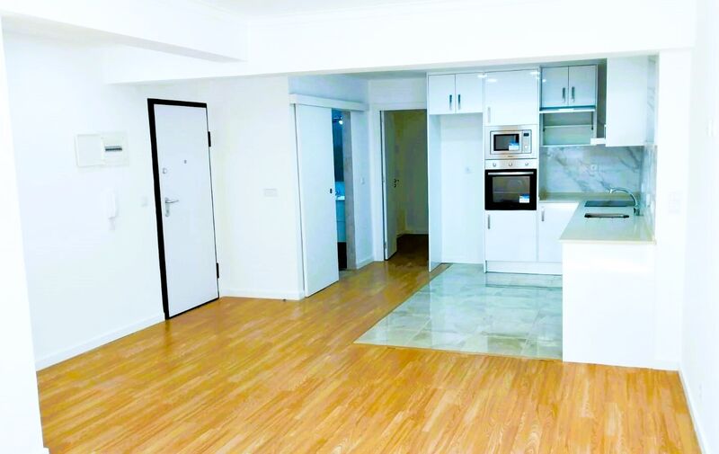 Apartamento T1+1 Tapada da Mercês Algueirão-Mem Martins Sintra - arrecadação, cozinha equipada, isolamento acústico