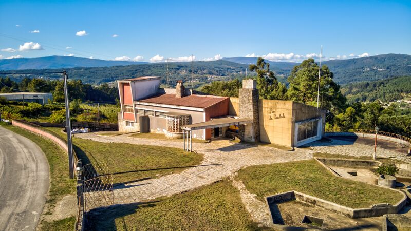 Farm 4 bedrooms Melgaço - barbecue, garden, water hole, water, fireplace