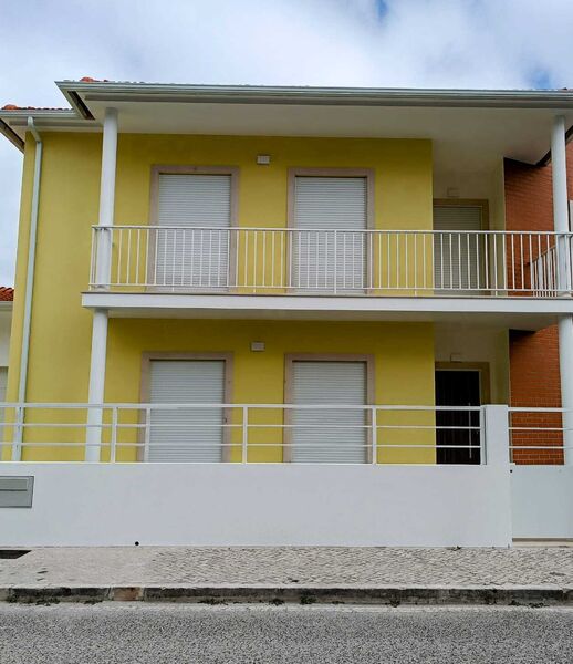 House 4 bedrooms Semidetached Marinha Grande - equipped kitchen, garden, balcony, garage