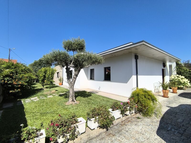 House Single storey near the beach V4 Esposende - swimming pool, marquee, garden, garage, underfloor heating, equipped, solar panels