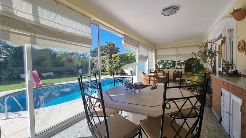 House 5 bedrooms in the center Póvoa de Varzim - double glazing, turkish bath, terrace, garden, automatic gate, barbecue, air conditioning, fireplace, swimming pool, balcony