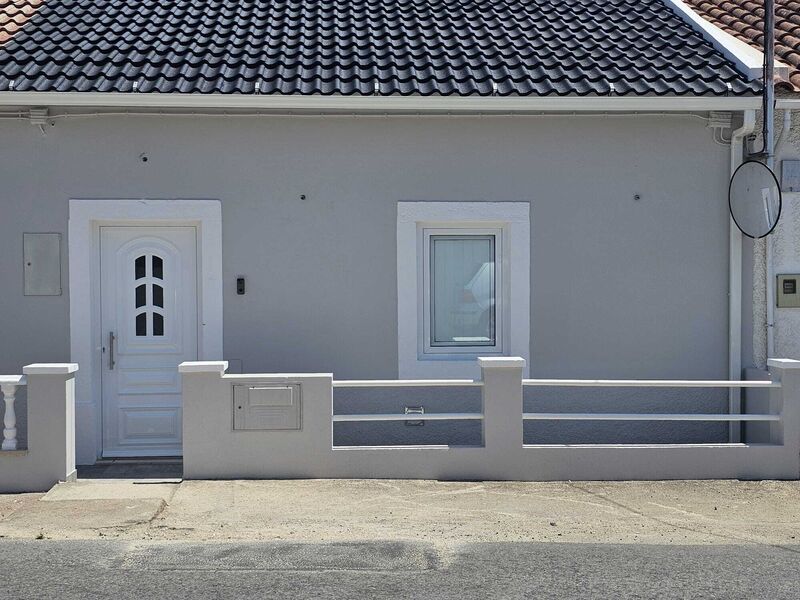 House Semidetached in the center V2 Santarém - garage, equipped kitchen, barbecue, double glazing