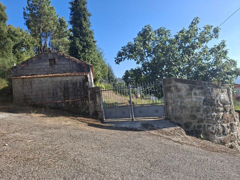 Terreno com 3800m2 Monção - água