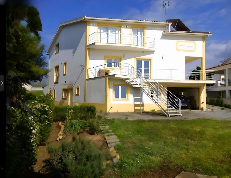 House Modern 5 bedrooms Santarém - garden, balcony, swimming pool, solar panels