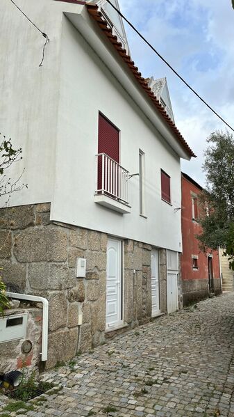 House V3 Refurbished Paranhos Seia