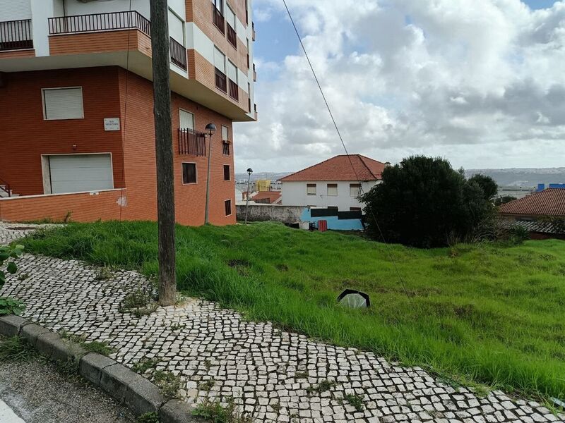 Land with 315sqm Mina de Água Amadora