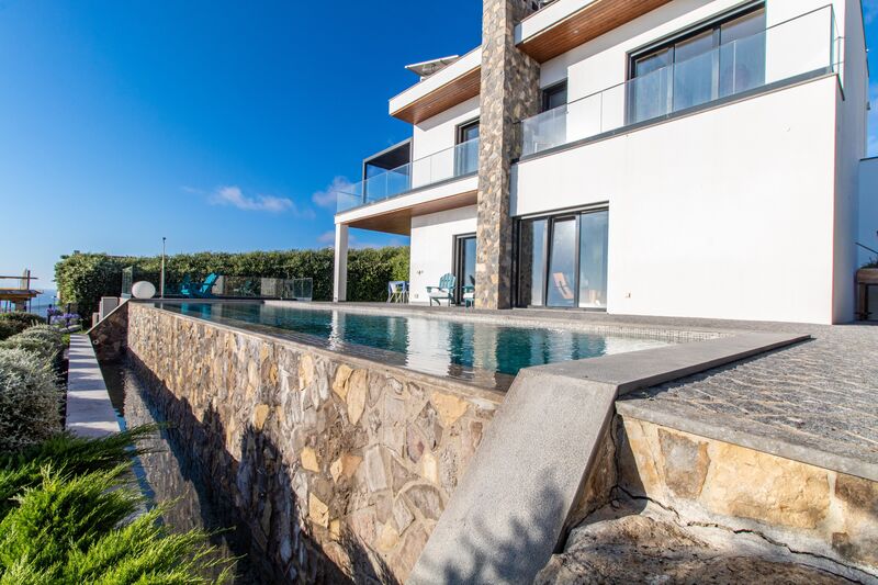 Moradia V3 Ericeira Mafra - terraço, arrecadação, bbq, piso radiante, rega automática, vista mar, lareira, piscina, painéis solares