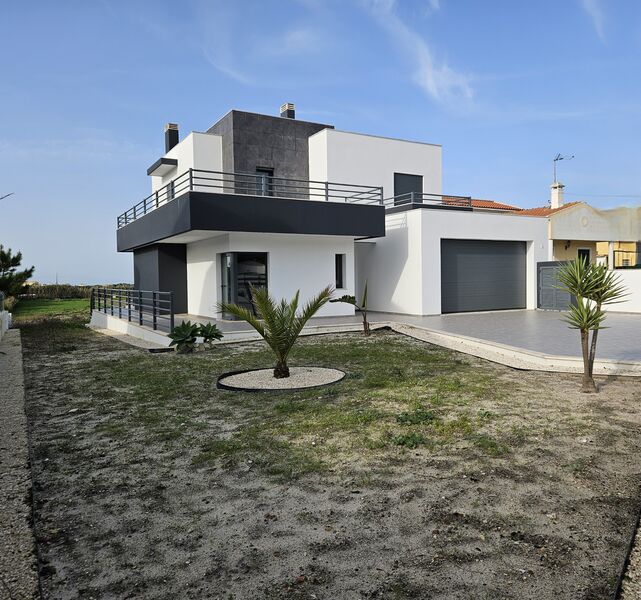 House V4 neues Santa Cruz Silveira Torres Vedras - garage, equipped kitchen, solar panels, fireplace, terrace, barbecue, air conditioning, swimming pool