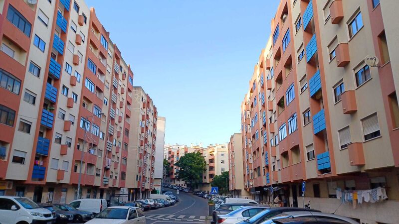 Apartamento em bom estado T3 Sintra - varanda, arrecadação