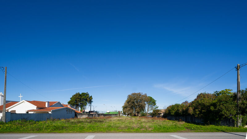 Terreno com 1671m2 Maceira Leiria - água, electricidade