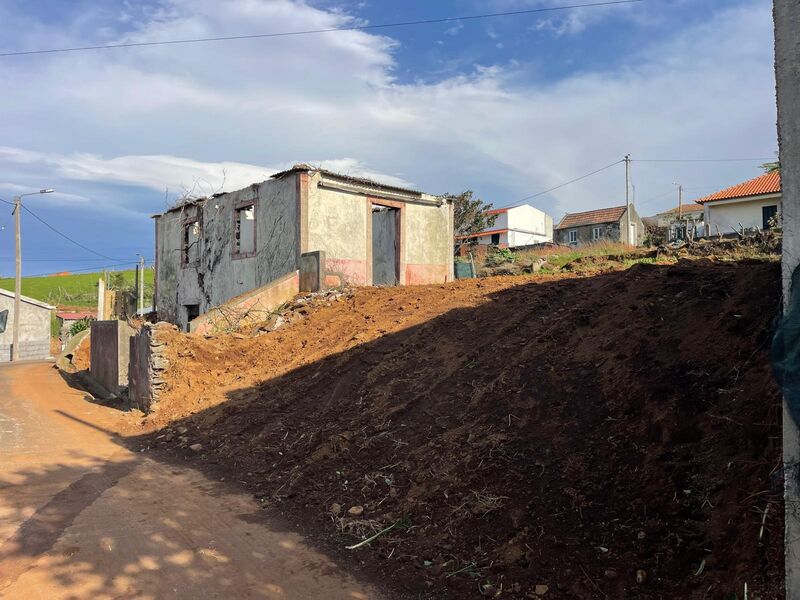 House 3 bedrooms in ruins Ponta do Pargo Calheta (Madeira)