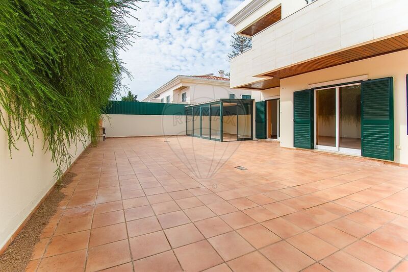 Apartment 2 bedrooms Cascais - tennis court, terrace, garden, kitchen, central heating, fireplace, garage