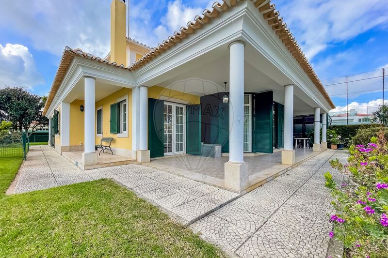 Moradia V3 Sintra - banho turco, piscina, garagem, jardim, painéis solares, terraços