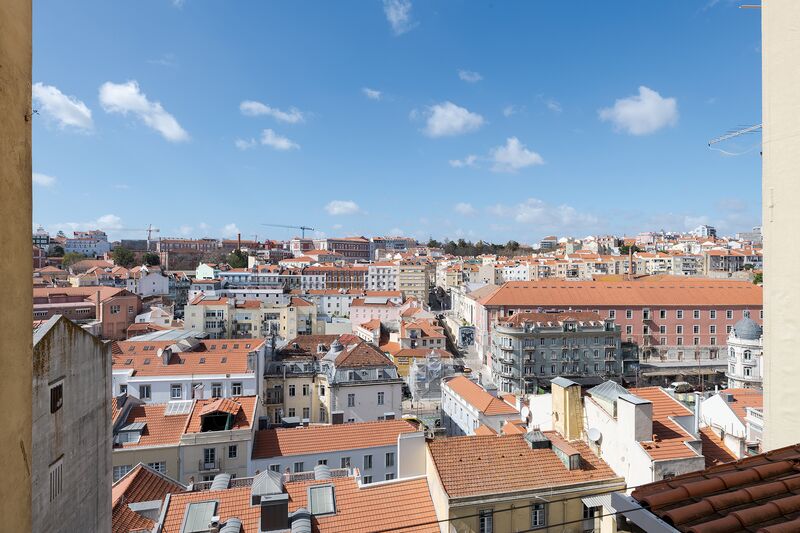 Apartment T3 Refurbished Intendente  Anjos Lisboa - gardens, tiled stove, balcony