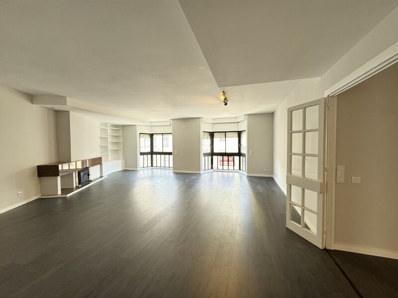 Apartment 4 bedrooms Luxury Estrela Lisboa - fireplace, garage, balcony, equipped, balconies