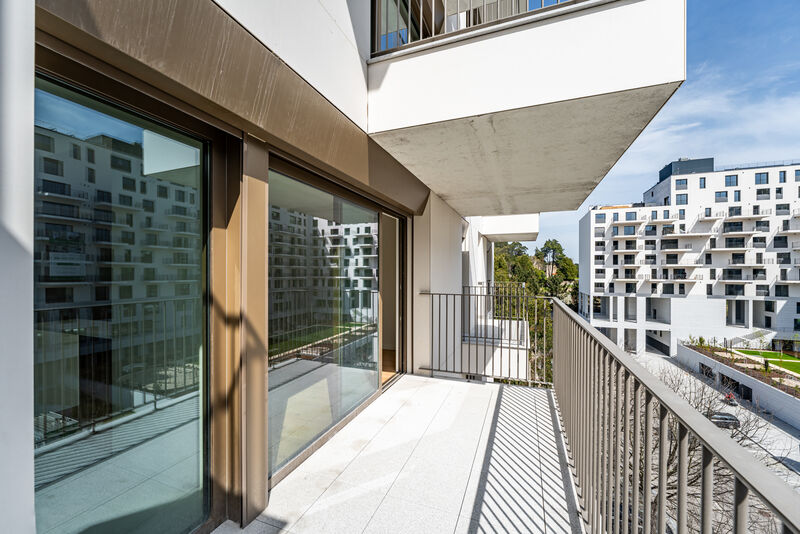Apartment Modern 3+1 bedrooms Campanhã Porto - swimming pool, garage, playground, balcony