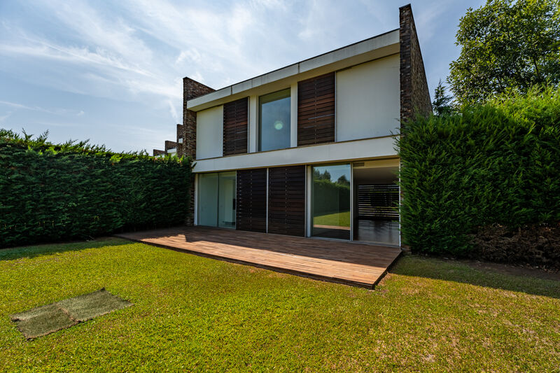 House Luxury V3 Água Longa Santo Tirso - terrace, garden, equipped kitchen