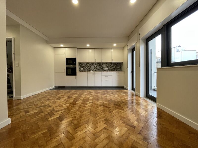 Apartamento Remodelado T2+1 Praça Velasquez Bonfim Porto