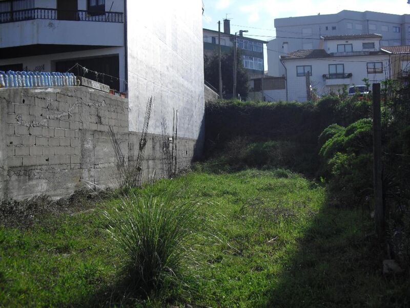 Land with 235sqm Oliveira do Douro Vila Nova de Gaia - easy access, construction viability