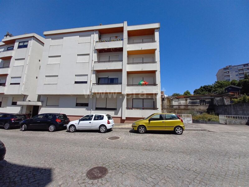 Apartamento T1 Oliveira do Douro Vila Nova de Gaia - varanda, 3º andar, parqueamento