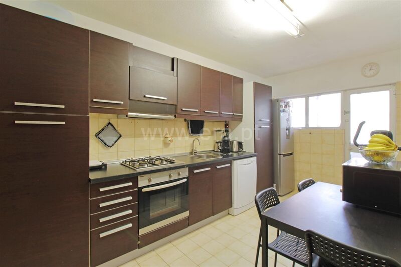 Apartamento T3 Vilar de Andorinho Vila Nova de Gaia - jardins, zona calma