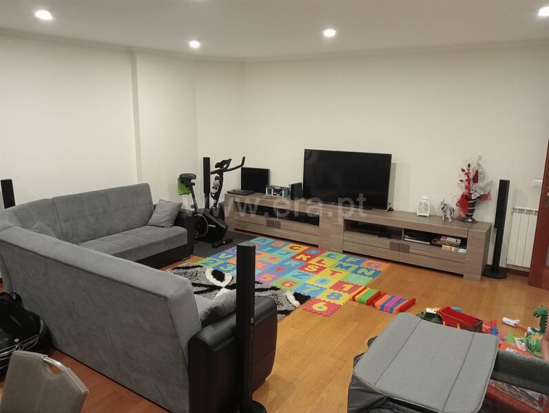 Apartamento T2 Vilar de Andorinho Vila Nova de Gaia - aquecimento central, garagem, condomínio fechado, jardins