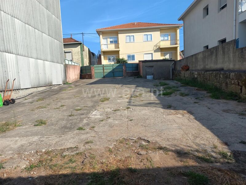 Land with 317sqm Oliveira do Douro Vila Nova de Gaia