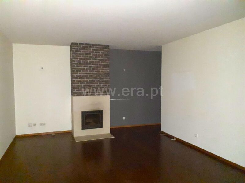 Apartamento T1 Oliveira do Douro Vila Nova de Gaia - lugar de garagem, garagem