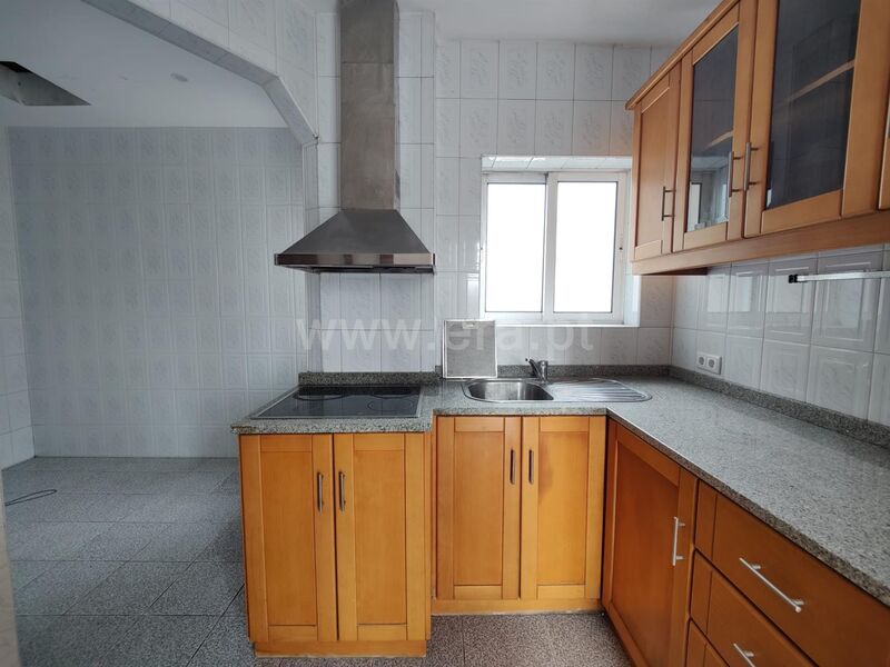 Apartamento T3 com boas áreas Vila Nova de Gaia - garagem, jardins, varanda