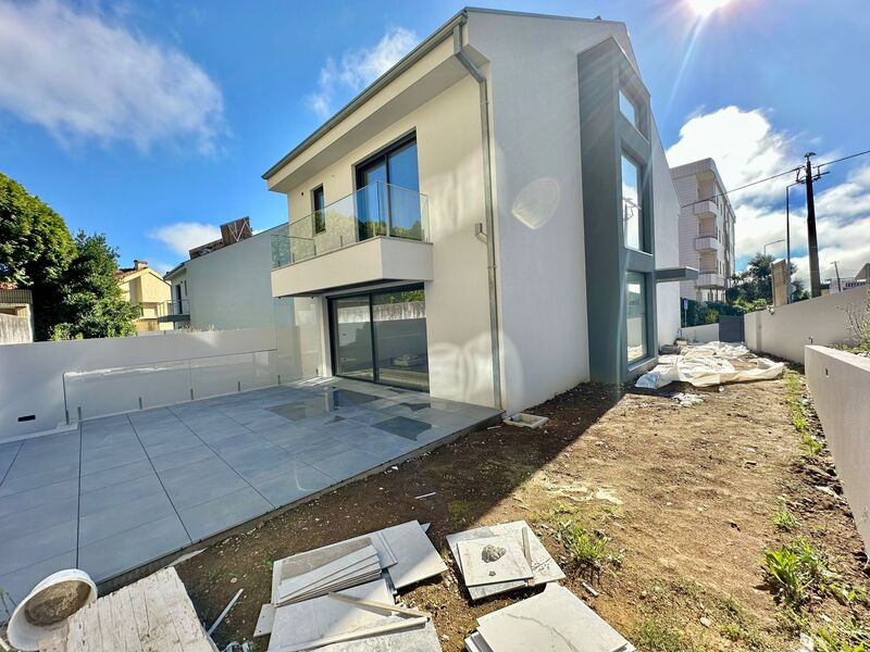 House V4 Oliveira do Douro Vila Nova de Gaia - balcony, quiet area, attic, terrace, alarm, garage, air conditioning