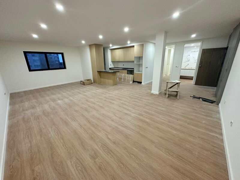 Apartamento de luxo T3 Centro Gaia  Mafamude Vila Nova de Gaia - ar condicionado, vidros duplos, lugar de garagem, painéis solares