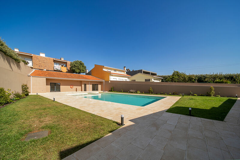 House V3 nieuw Praia da Madalena Vila Nova de Gaia - boiler, gardens, terrace, central heating, garage, quiet area, swimming pool, playground, solar panel, gated community, equipped