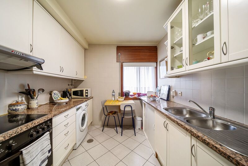 Apartment T2 in the center Vila Nova de Gaia - parking space, kitchen, equipped, garage