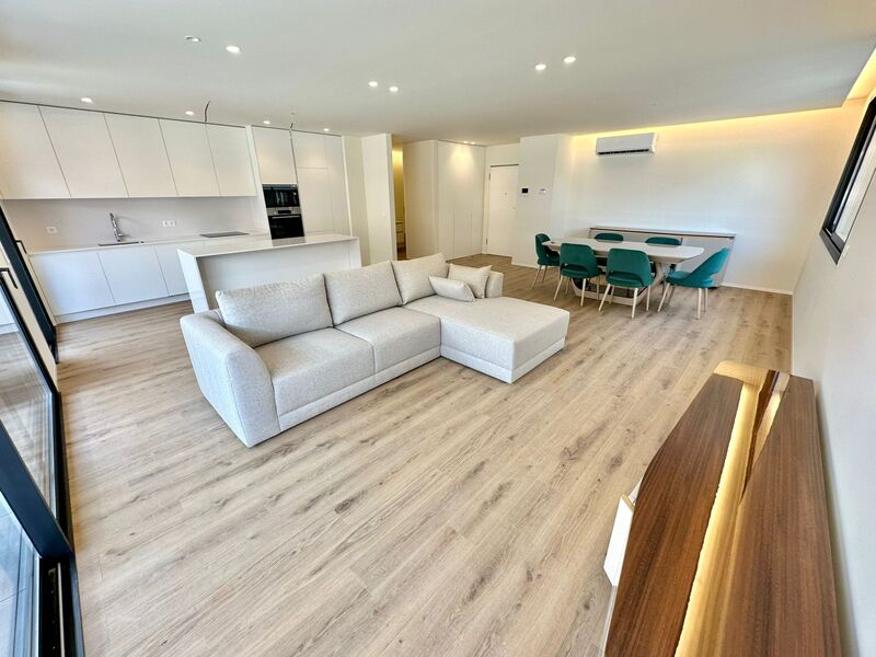 Apartamento Moderno T3 Santo Ovídeo  Mafamude Vila Nova de Gaia - ar condicionado, garagem, varandas