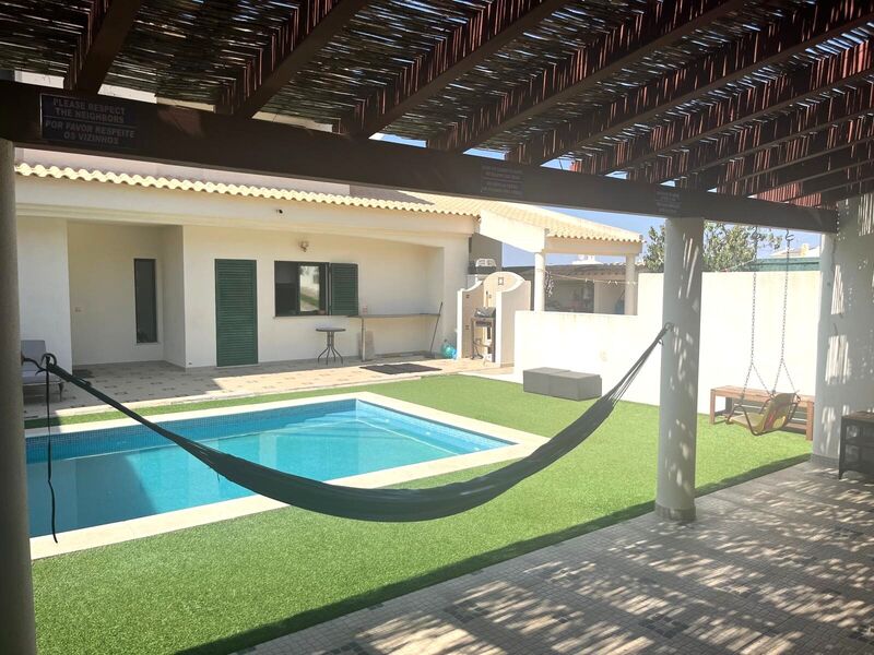 House V4 central Albufeira - garage, solar panels, air conditioning, garden, terrace, swimming pool, fireplace, balcony, barbecue, balconies