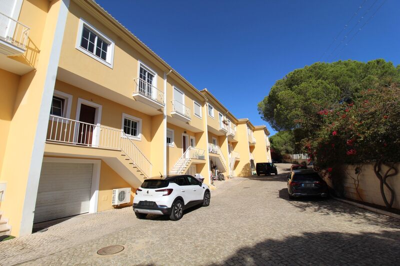 Moradia V3 Renovada em banda Ferreiras Albufeira - ar condicionado, terraço, piscina, lareira, garagem